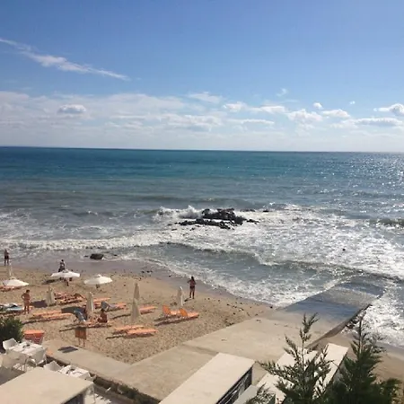 Отель Benvita 3*
